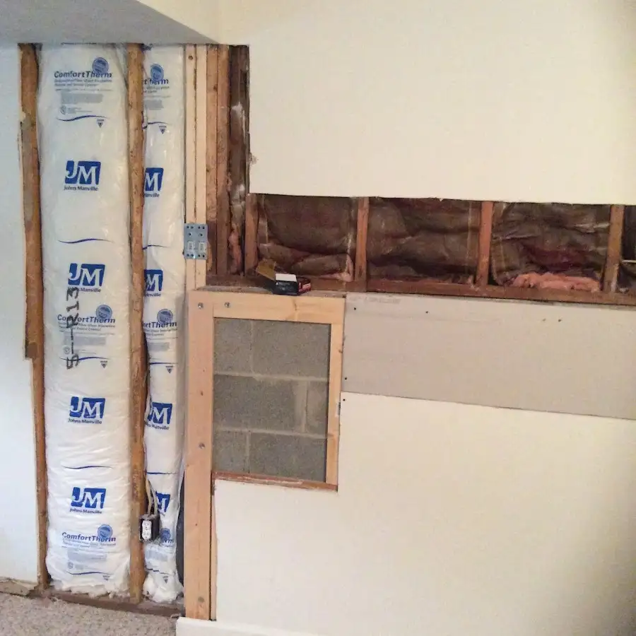 Wall insulation replacement during Structural Drying in Collinsville